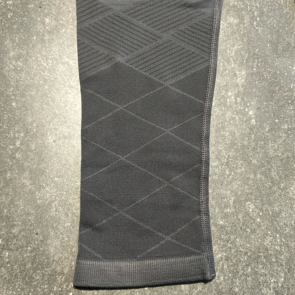 Nike Dri-Fit cropped leggings size Small NWT - Picture 6 of 6
